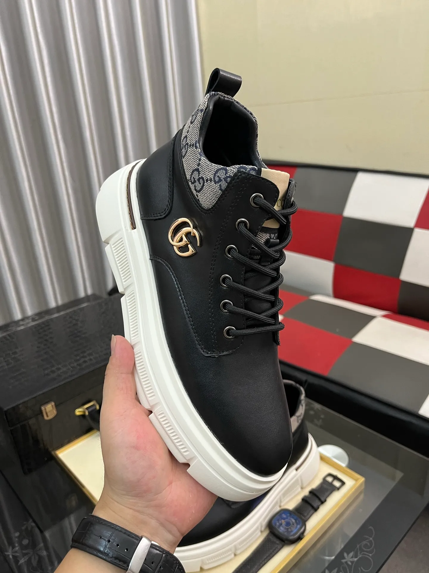 Men's shoes💰440⌚️⌚️[GUCCI] Gucci men's casual shoes are absolutely popular🔥The ultimate matching item for trendy men! The charm of super texture is irresistible, the main recommendation, the flower leather color is bright! The upper is made of high-quality cowhide + breathable fabric, sheepskin feet, wear-resistant rubber sole, noble and elegant! Extremely comfortable🎁🎁You can be as handsome as you want💪 38-442️⃣colors available